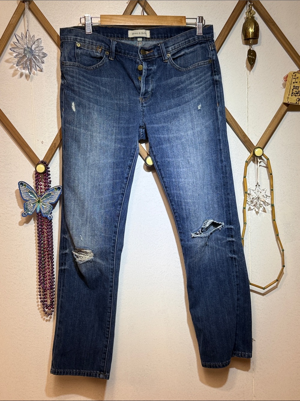 Henry & Belle Ripped Boyfriend Jeans in Medium Blue Wash